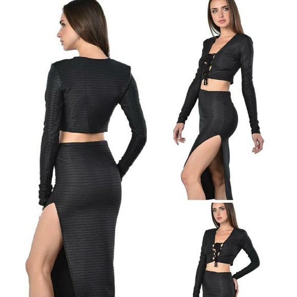 Beautiful Black Textured 2pc Set - Picture 2 of 7